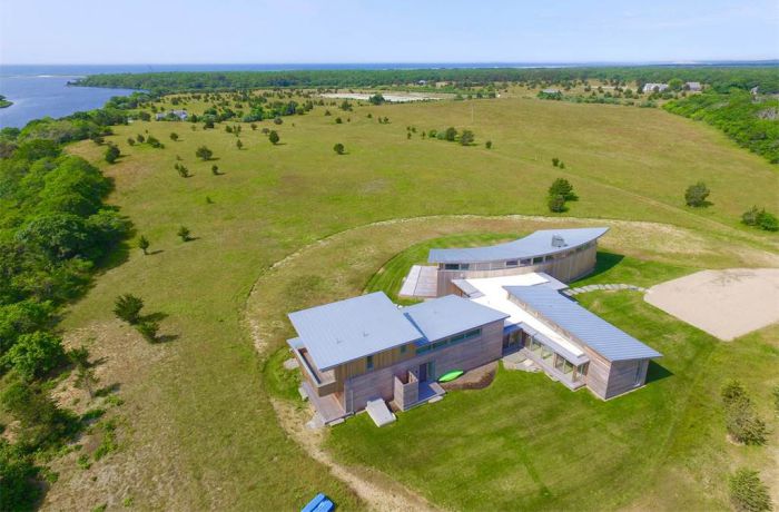 modern home on Martha's Vineyard Exterior